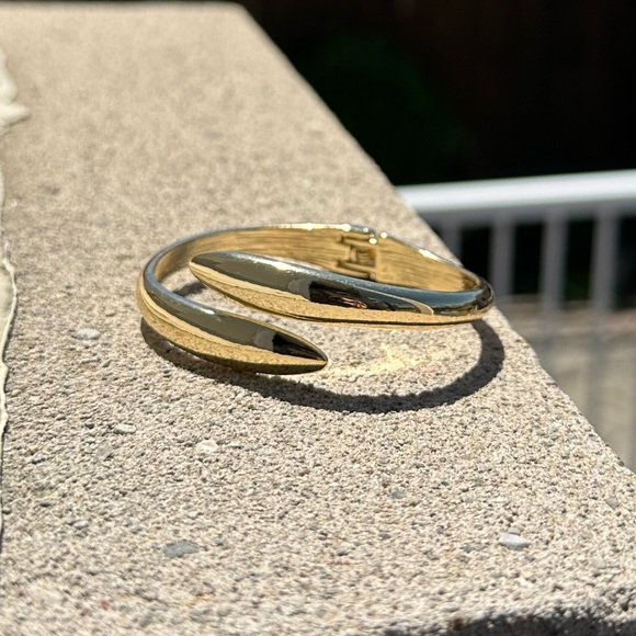 Gold Twist Bangle - Picture 4 of 5